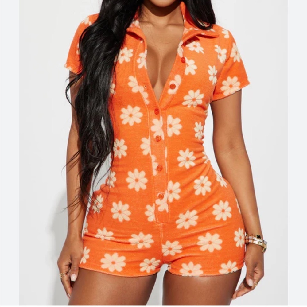 NWT Fashion Nova Flower Fields TerryCloth Romper Orange Small Buttons down front
